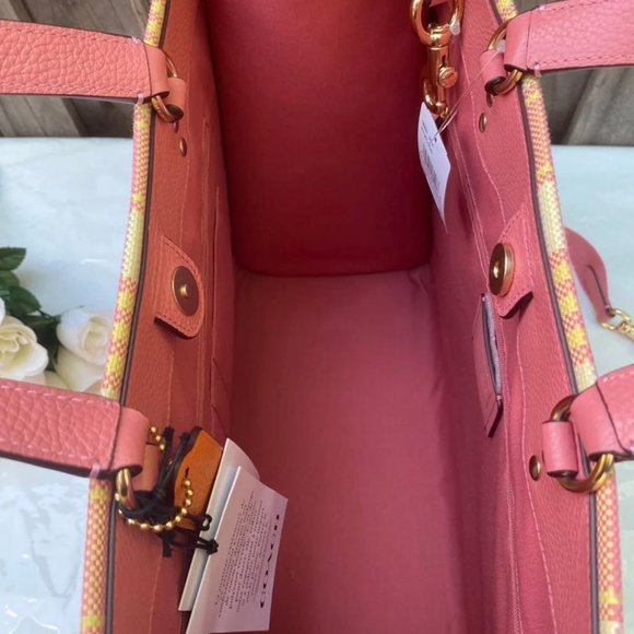 coach Dempsey Tote 40 With Garden Plaid Print And Coach Patch c8200 - Picture 12 of 15